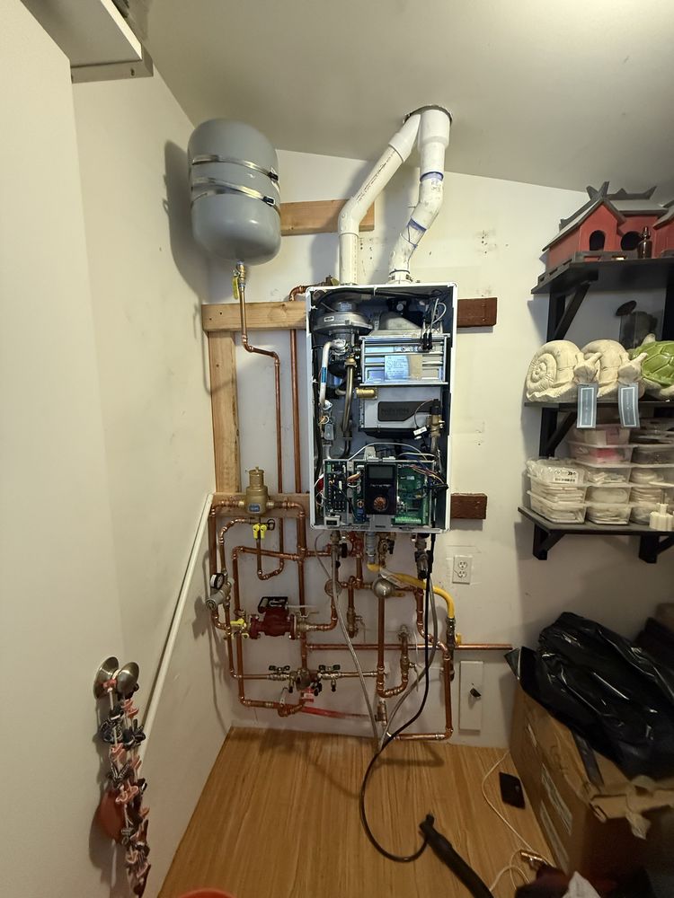 Professional tankless water heater installation by 5 Star Plumbing Unclog in Chicago